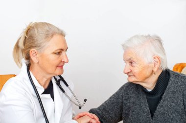 Yaşlı kadın terapisi