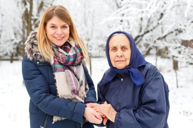 Büyükanne Bakımı