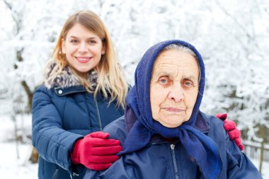 Büyükanne ile yürümek