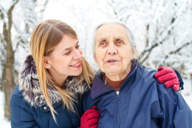 Büyükanne ile yürümek