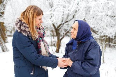 Büyükanne Bakımı