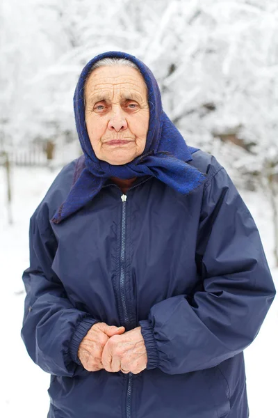 Alte und schöne Dame — Stockfoto