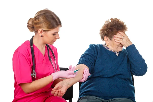 Yaşlı Bakımı - enjeksiyon