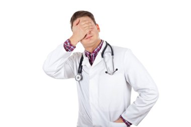 Genç doktor endişeli olma