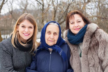 Parktaki mutlu kadınlar