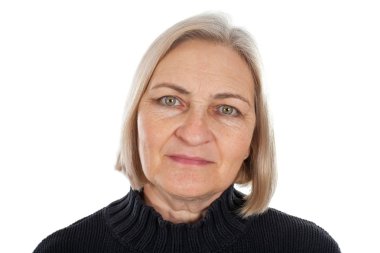 Orta yaşlı kadın gülümsüyor