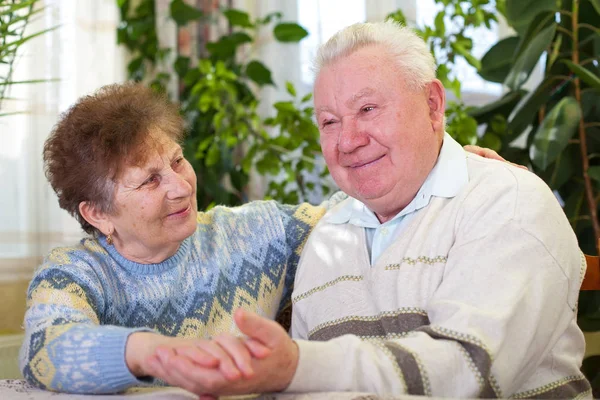 Güzel üst düzey çift evde