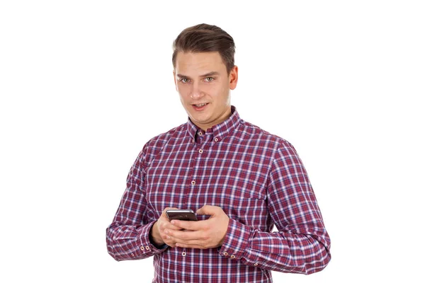 スマートフォンを持つ若い男 — ストック写真