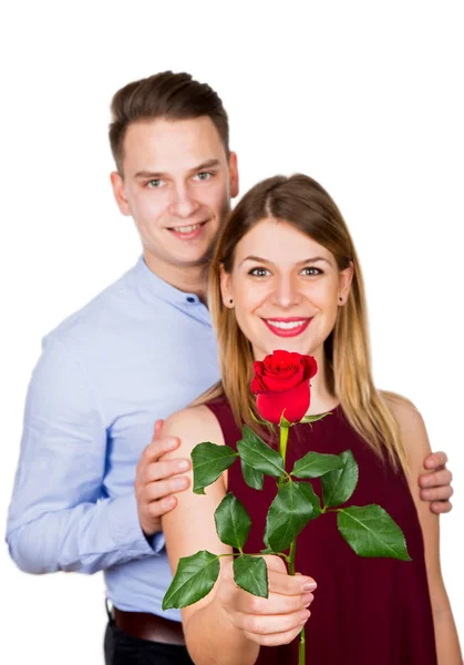 Jeune couple amoureux le jour de la Saint Valentin — Photo