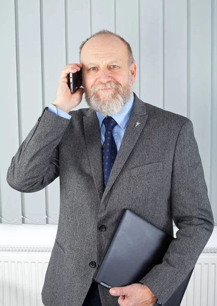 Zakenman aan de telefoon — Stockfoto