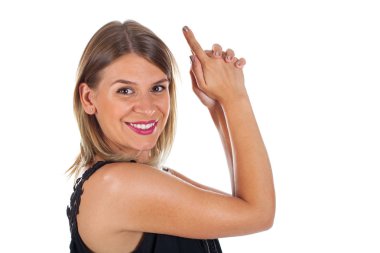 İzole arka plan üzerinde sahte tabanca ile seksi kadın