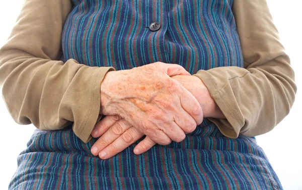 Les mains de la femme âgée — Photo