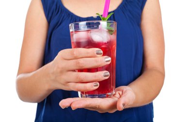 Ahududu içki resmi oluşturan kapatın