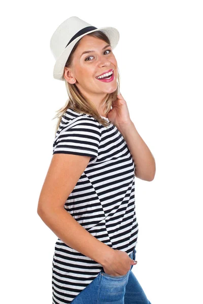 Szczęśliwa młoda kobieta z pasiastą koszulę i kapelusz — Zdjęcie stockowe