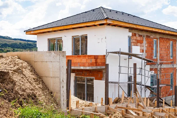 Yeni ev inşaat halinde.
