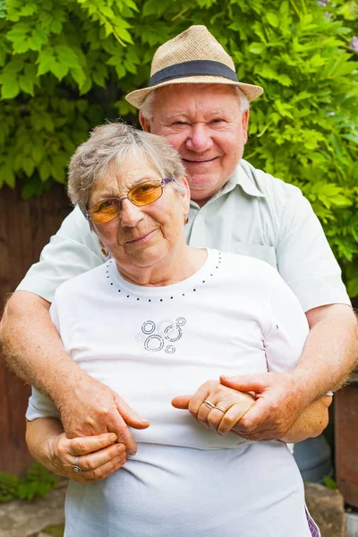 Elderly couple in love — Stock Photo, Image