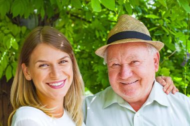 Yaşlı Bakımı açık