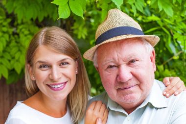 Yaşlı Bakımı açık