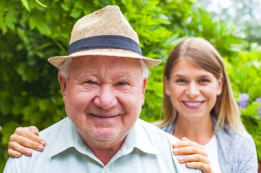 Yaşlı Bakımı açık