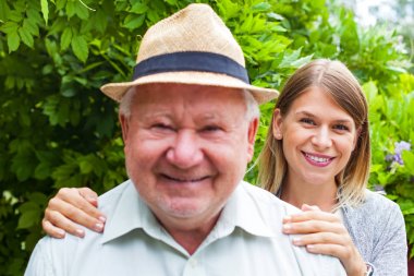 Yaşlı Bakımı açık