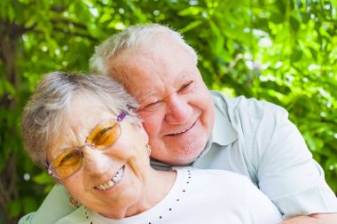 Aşık Yaşlı Çift