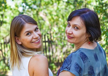 Anne ve kızı zaman