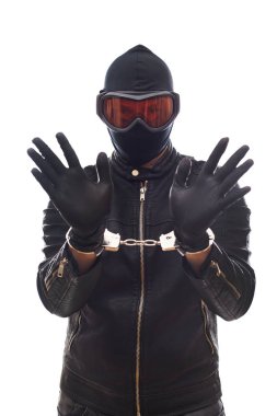 Kelepçe ile tehlikeli suçlu