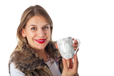 Çekici kadın sıcak çay içme