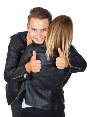 Kucaklayan iki başparmak yukarıya