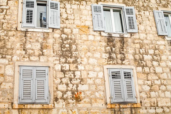 Edifício histórico em Split, Croácia — Fotografia de Stock