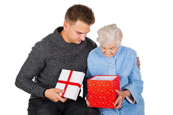 Güzel bir büyükanne için hediye — Stok fotoğraf
