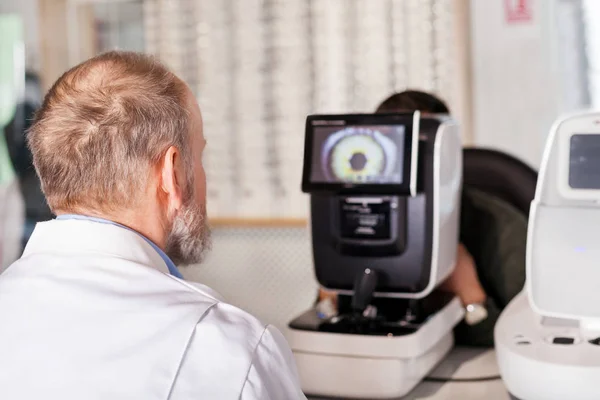 Optometric examen — Stockfoto