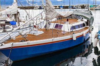 Lozan limanında özel tekne