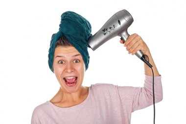 Kadın saç kurutma önce