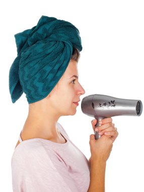 Kadın saç kurutma önce