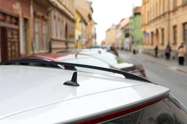 Sibiu centrum města, zaparkovaná auta — Stock fotografie