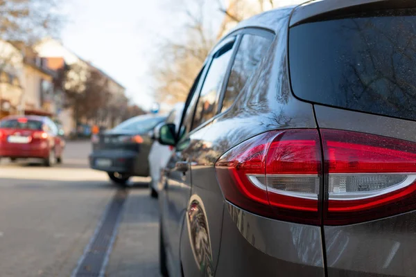 Autos auf dem Parkplatz — Stockfoto