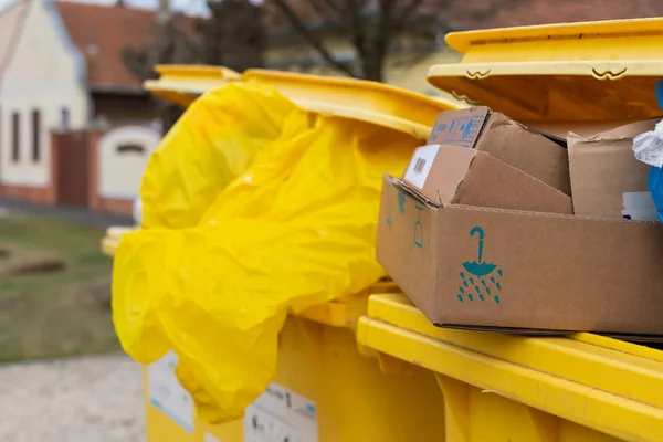 プラスチック廃棄物は地球温暖化を止め — ストック写真