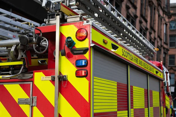 İskoçya 'da görev yapan yeni bir itfaiye aracının resmi.