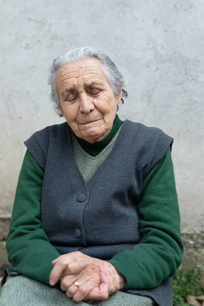 Portrait Old Widowed Woman Having Sad Face Expression — Stock Photo, Image