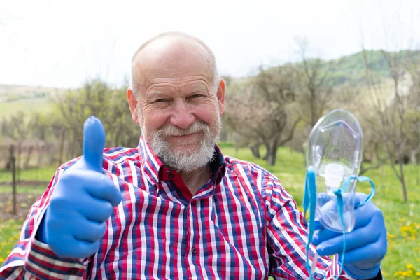 Elderly Man Oxygen Mask Sitting Wheel Chair Outdoor Risk Covid — Stock Photo, Image