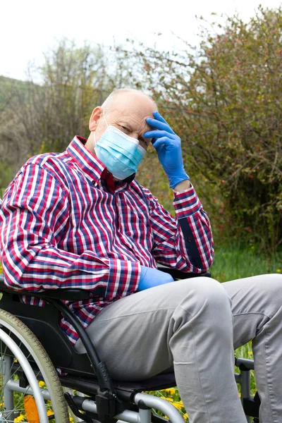 Elderly Man Surgical Mask Sitting Wheel Chair Outdoor Risk Covid — Stock Photo, Image