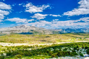 Hırvatistan 'ın başkenti Dubrovnik' teki Fort Imperial 'dan dağ manzarası