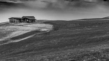 Platodaki ıssız ev.