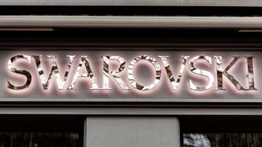 Colmar - Fransa - 29 Aralık 2019 - Swarovsky Mücevher Asteğmeni