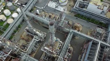 4 k Petrokimya tesisi de gündüz