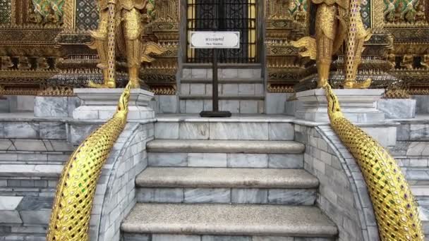 Wat Phra Rattana Satsadaram Det Heligaste Buddhistiska Templet Thailand — Stockvideo