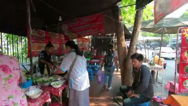 Bangkok Thailand Maart 2017 Street Food Restaurant Chatuchak Weekend Markt — Stockvideo