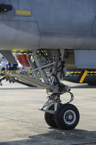 Burun Iniş Takımı Askeri Avcı Uçağı — Stok fotoğraf