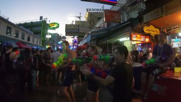 Bangkok Thailandia Aprile 2018 Famoso Songkran Festival Khao Sarn Strada — Video Stock